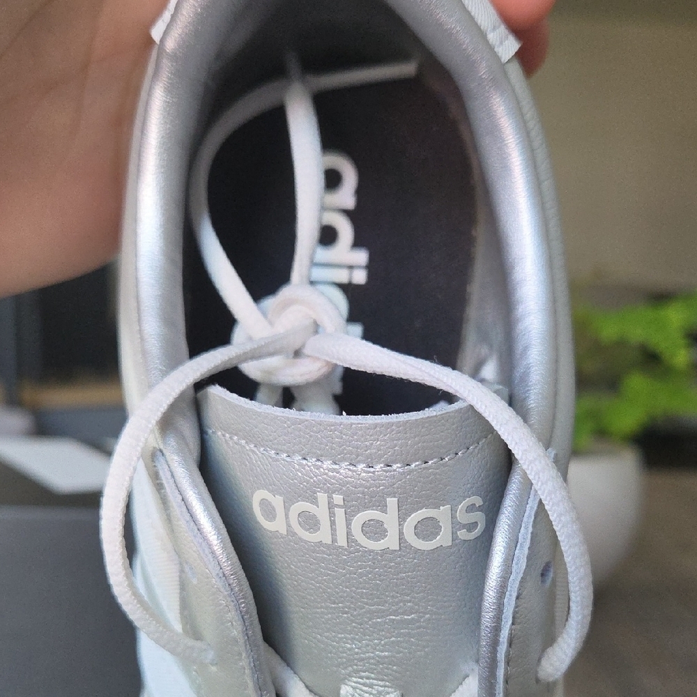 NWT Adidas Women's Grand Court Lo 'Silver Metallic Gum' Shoes JQ9682 - Picture 8 of 9